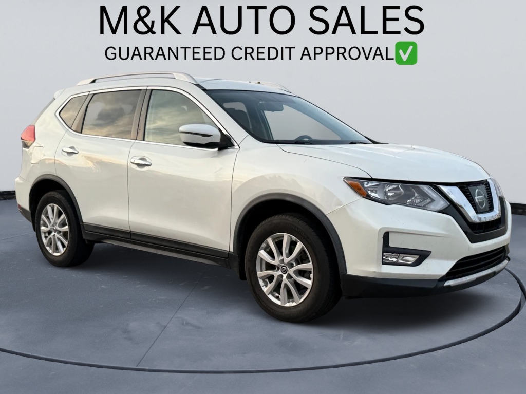 2017 Nissan Rogue SV's photo