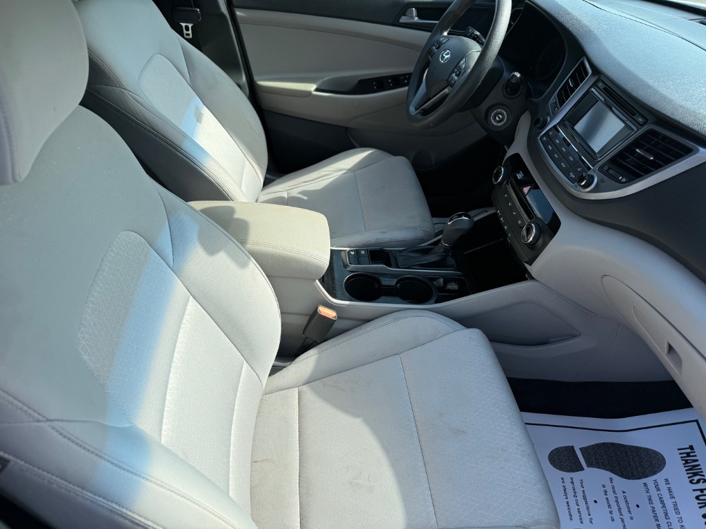 2017 Hyundai Tucson SE - Photo 12